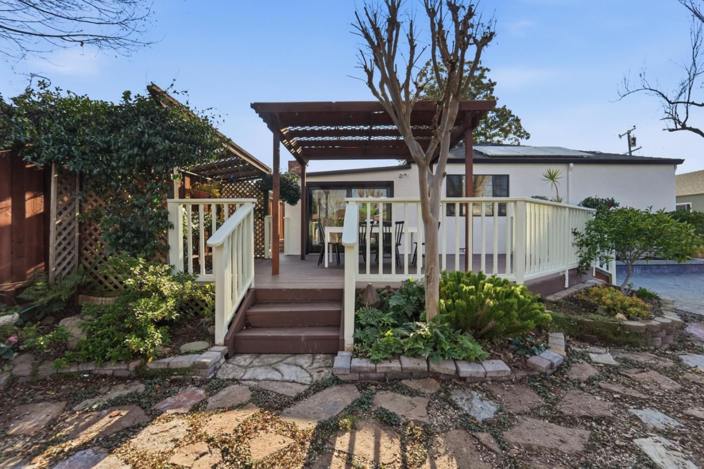 41392 Beatrice Street