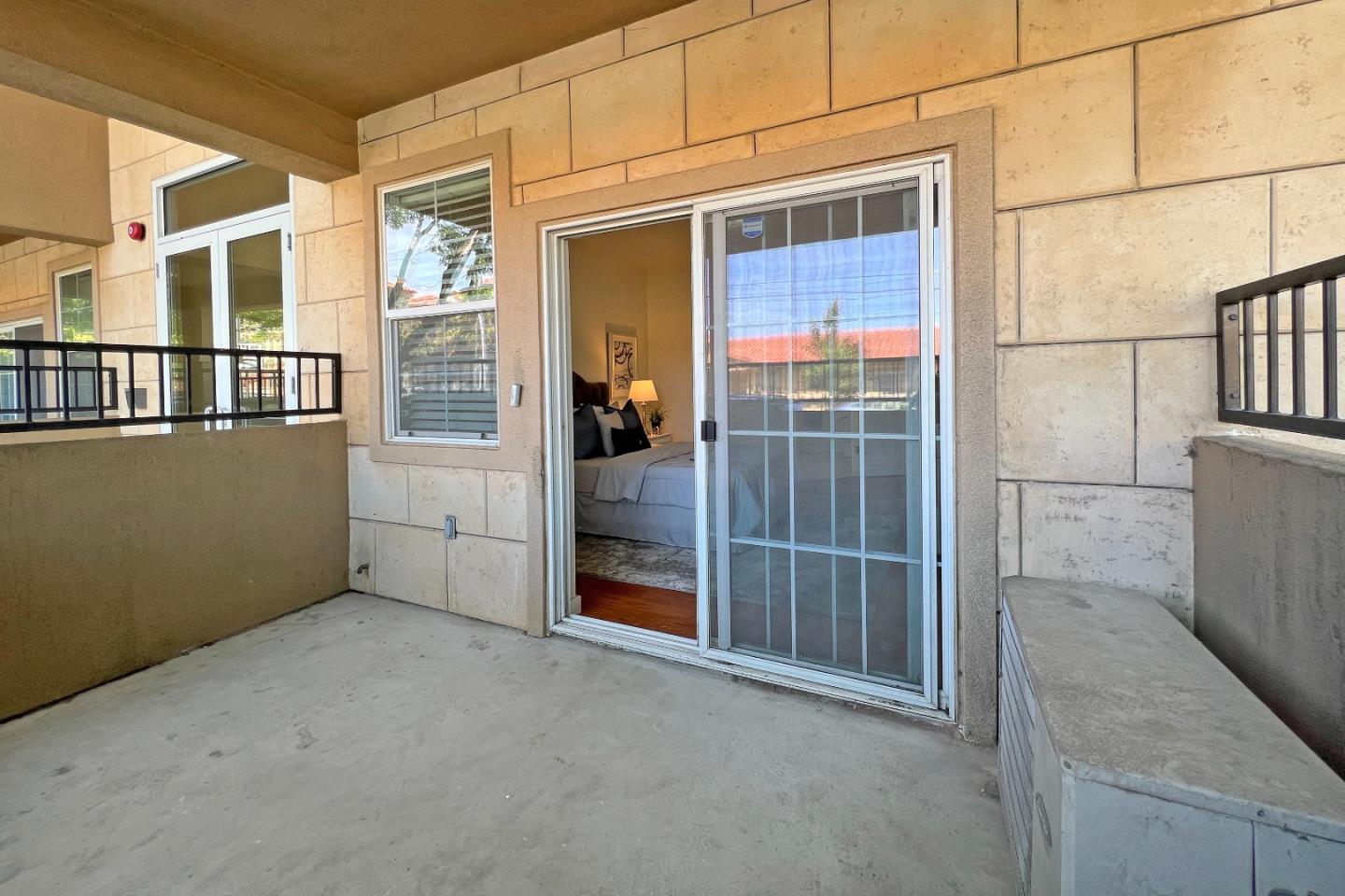 88 N Jackson AVE 105