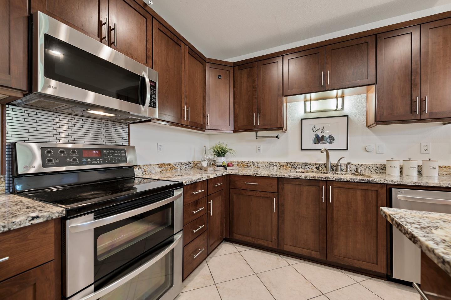 88 N Jackson AVE 105