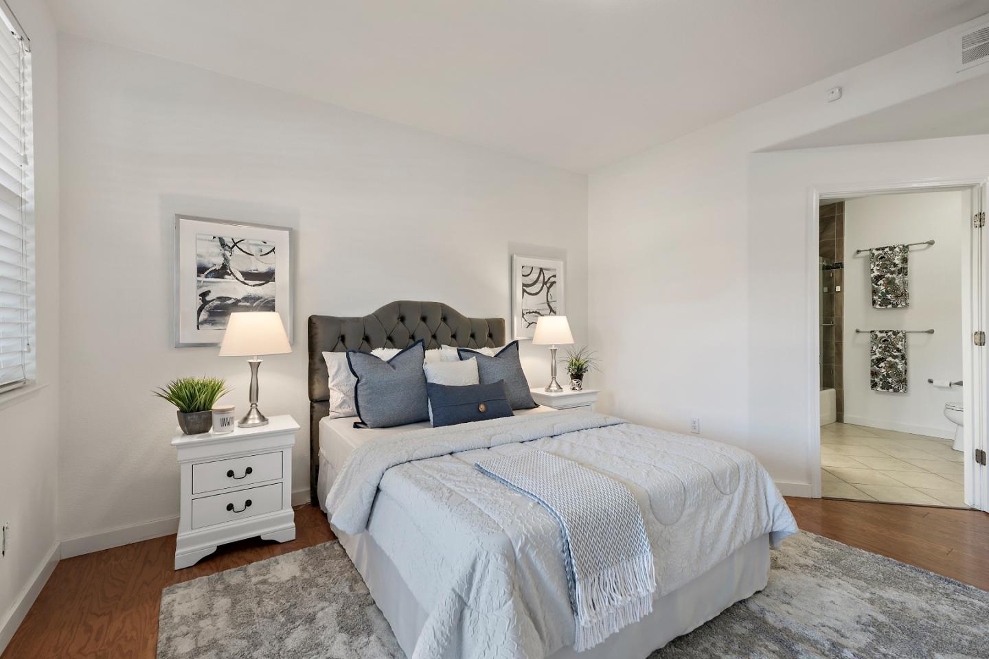 88 N Jackson AVE 105