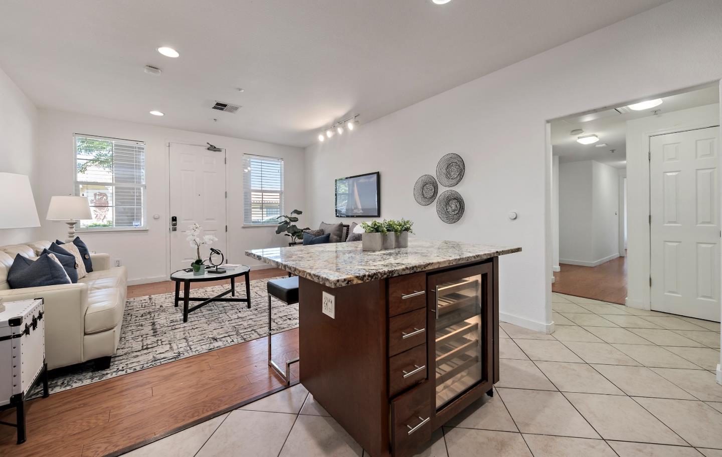 88 N Jackson AVE 105