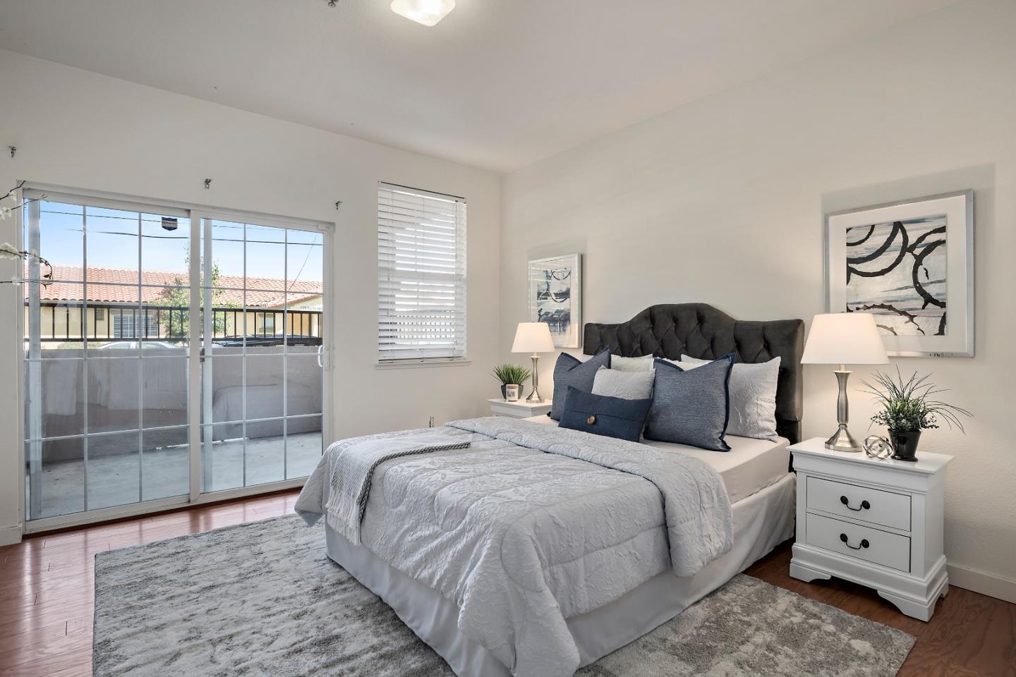 88 N Jackson AVE 105