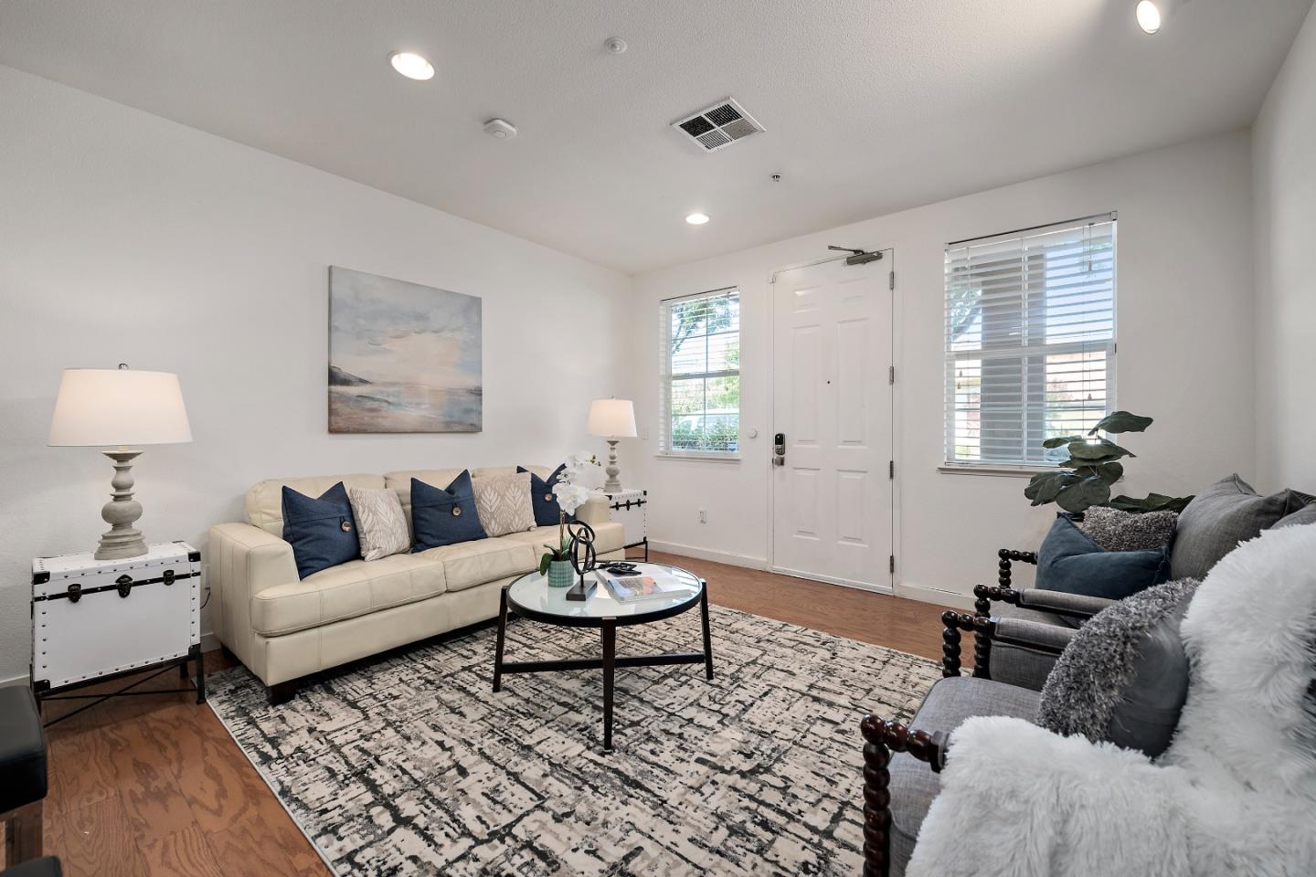 88 N Jackson AVE 105