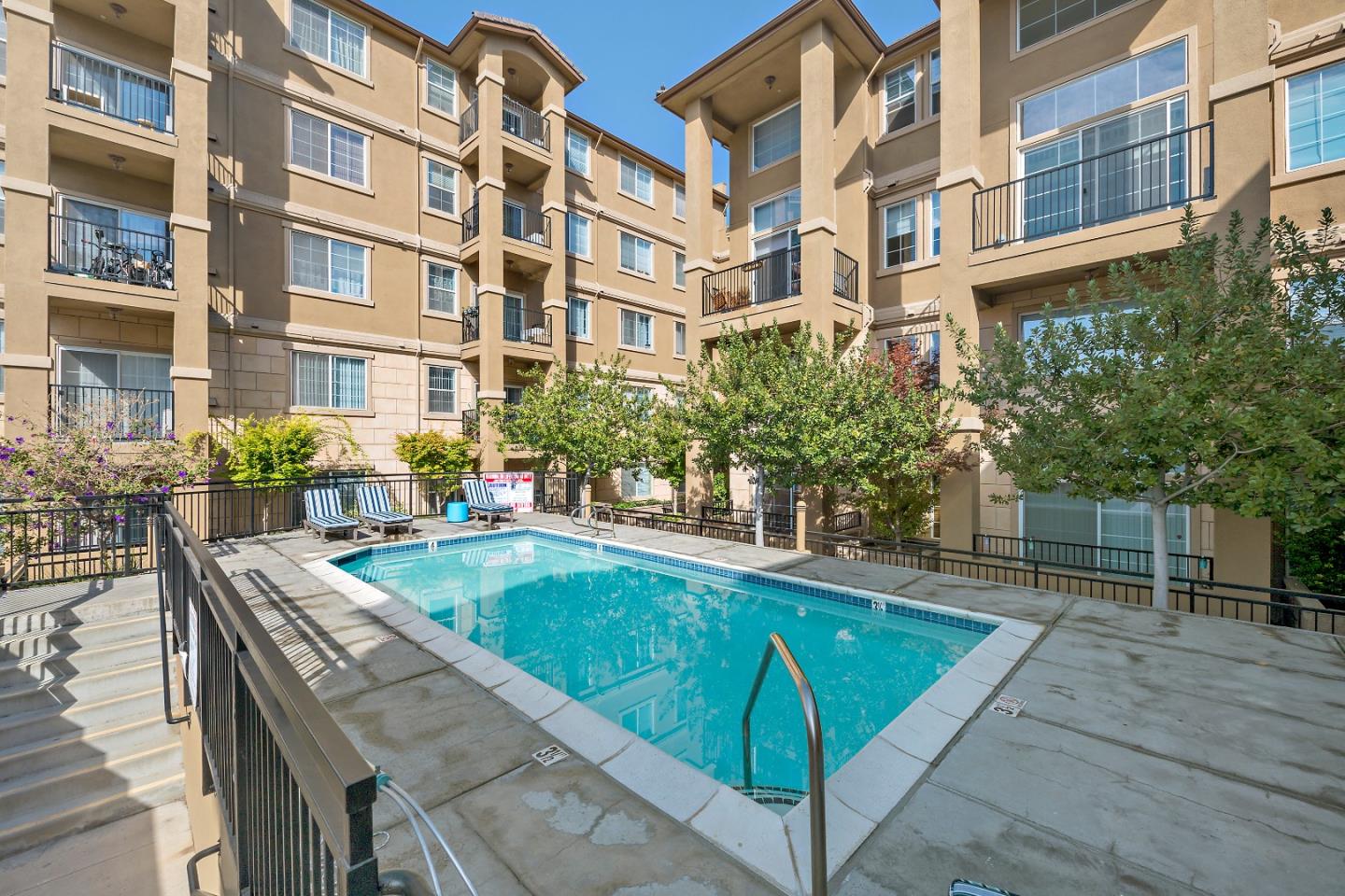 88 N Jackson AVE 105