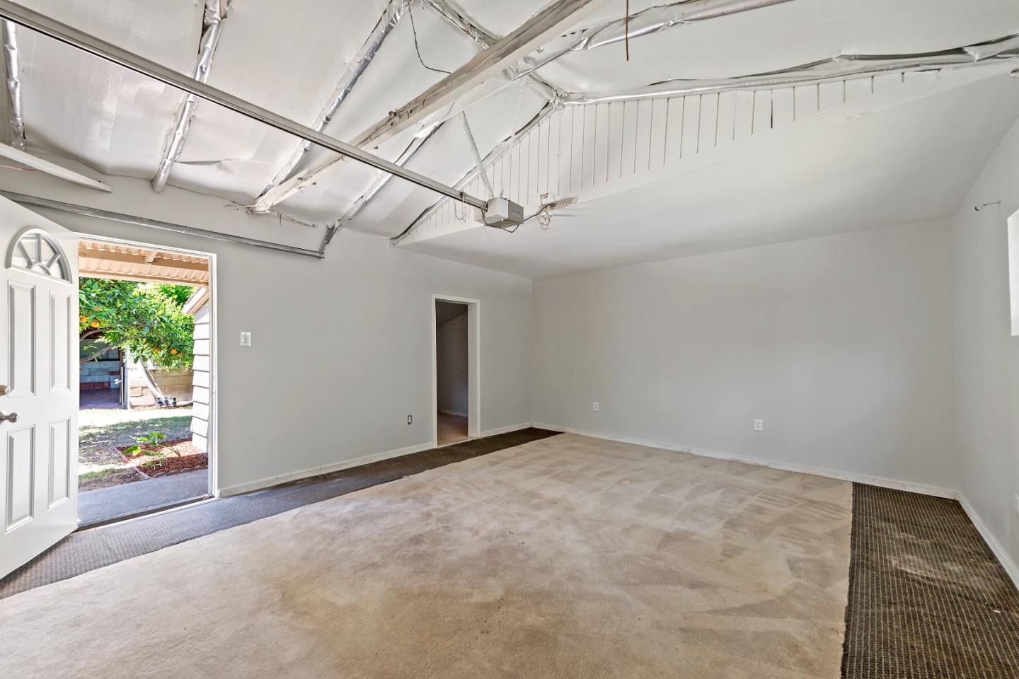 1633 E San Fernando ST