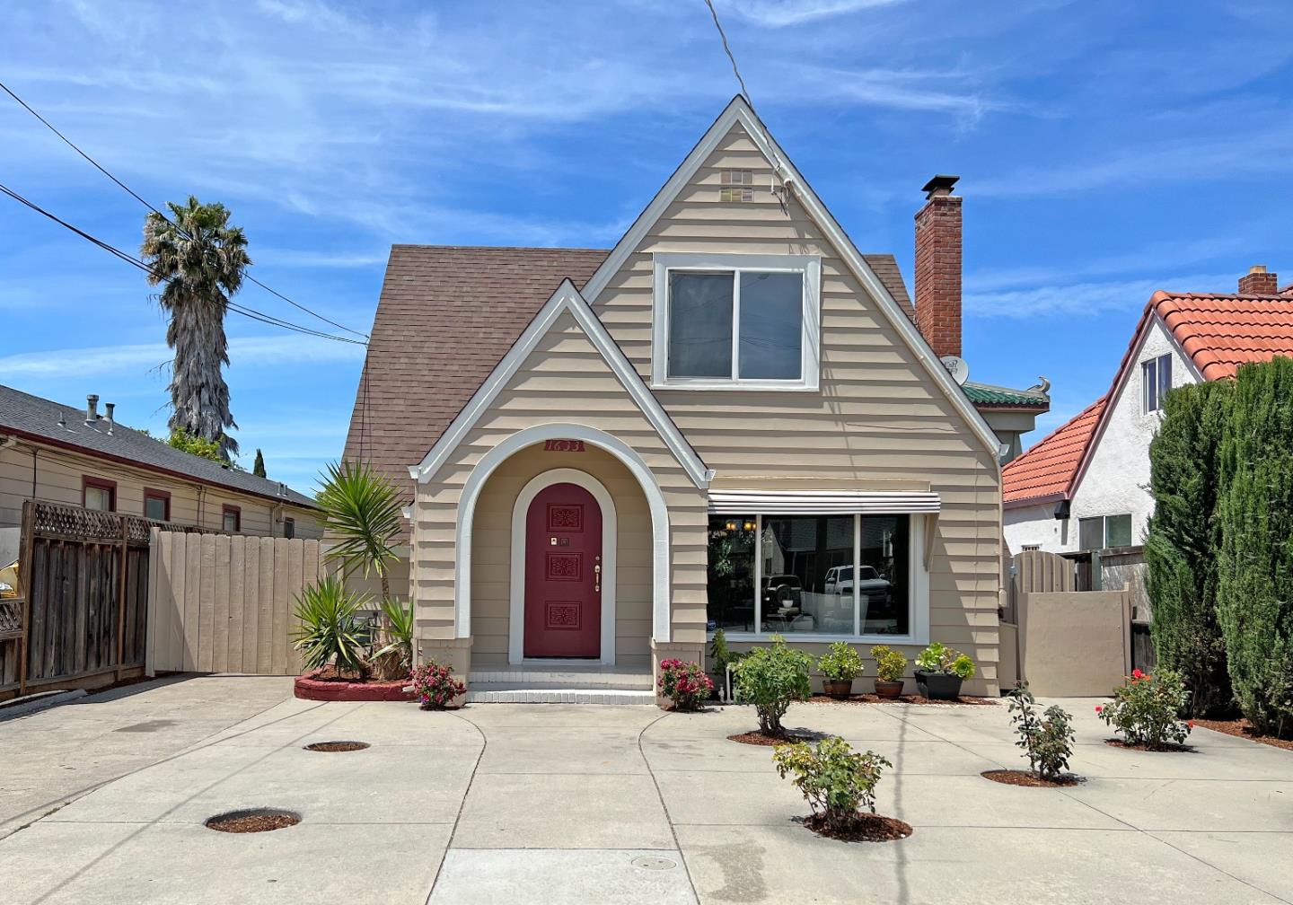 1633 E San Fernando ST