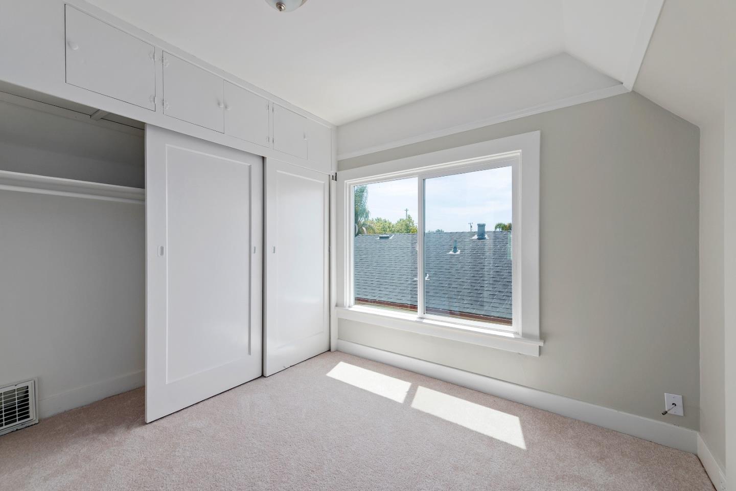 1633 E San Fernando ST