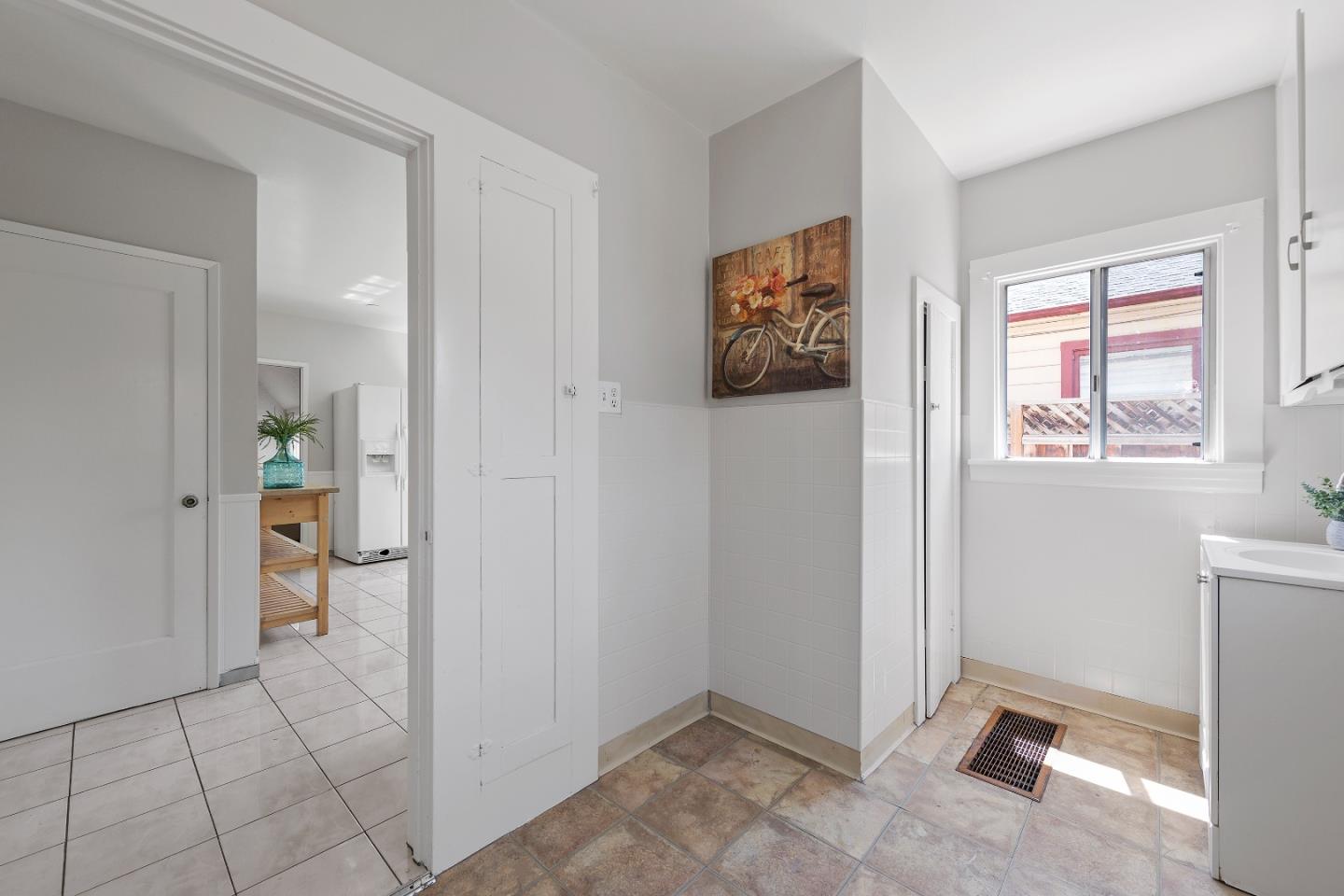 1633 E San Fernando ST