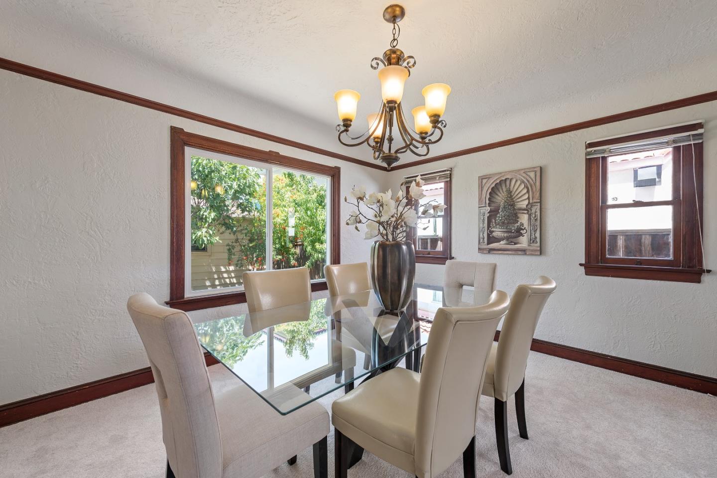 1633 E San Fernando ST