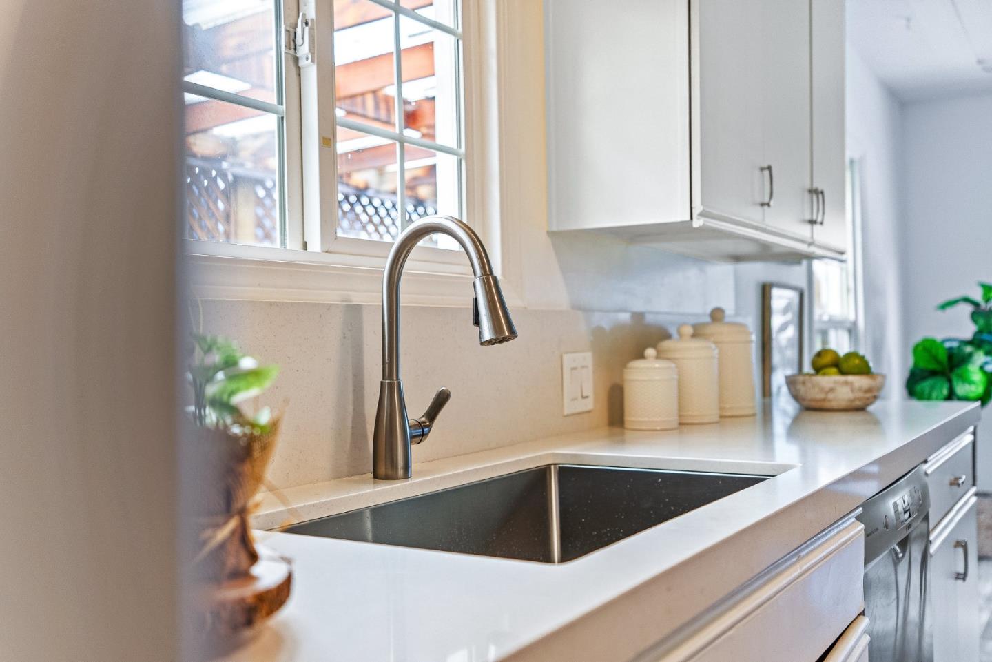 1062 W San Fernando ST