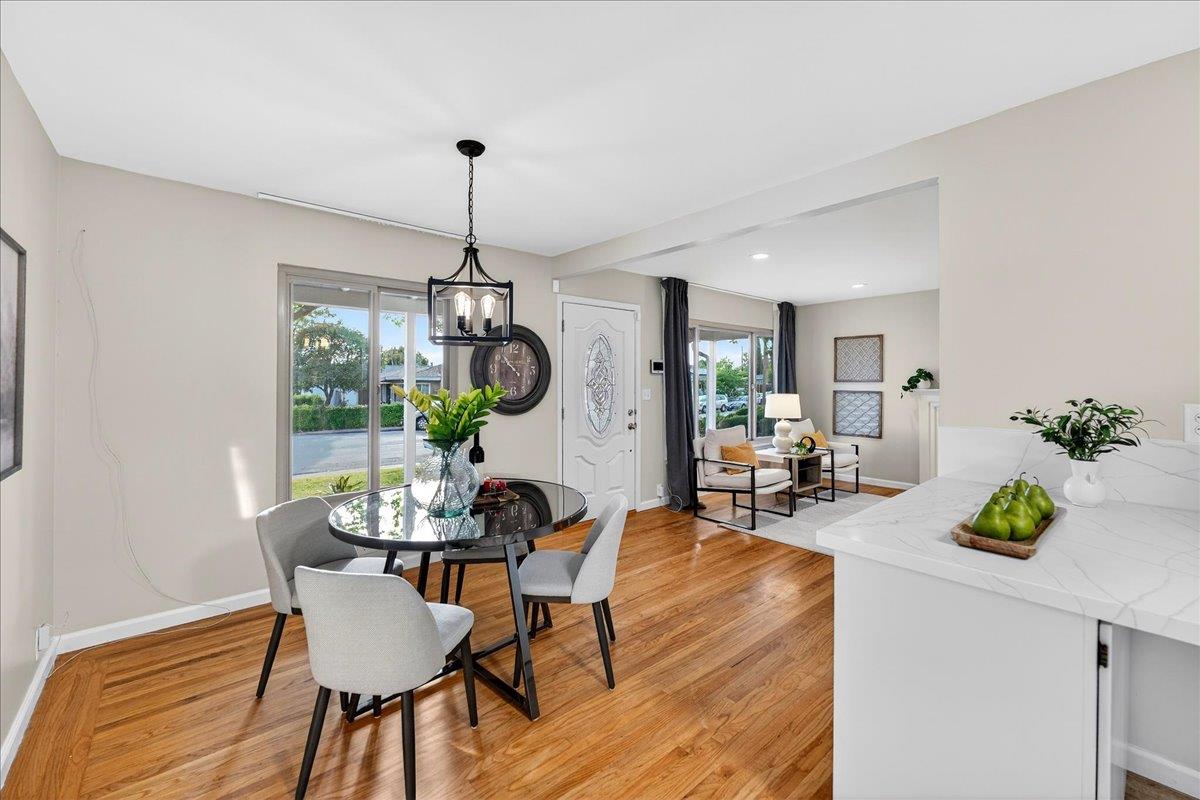 856 Linda Vista Street