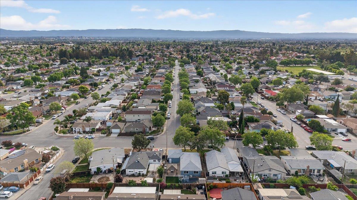 856 Linda Vista Street