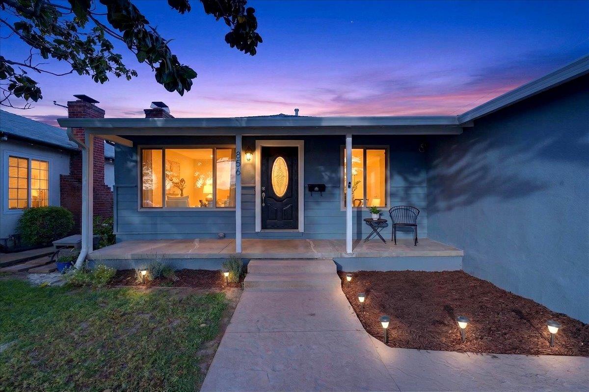 856 Linda Vista Street