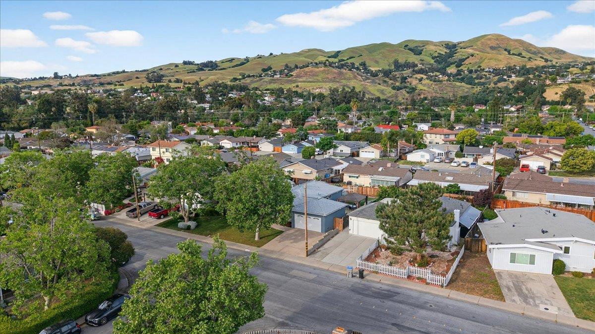 856 Linda Vista Street