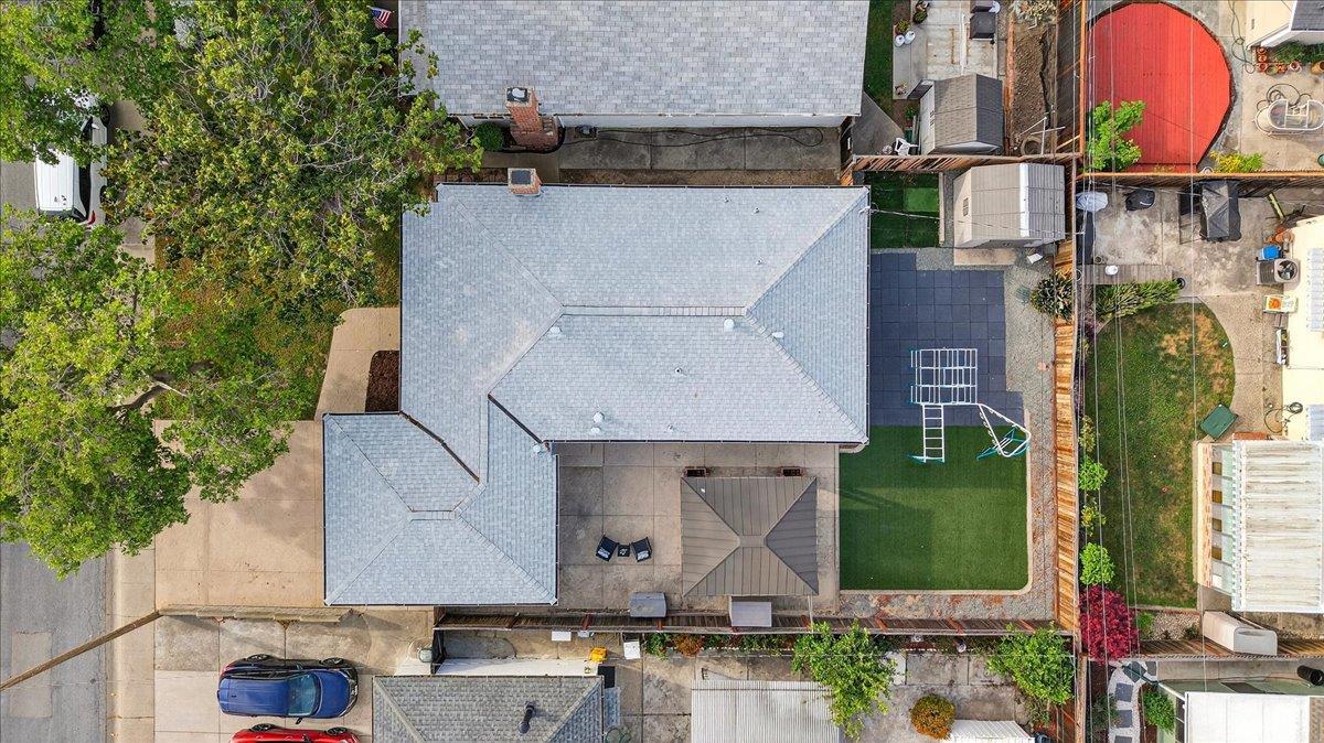 856 Linda Vista Street