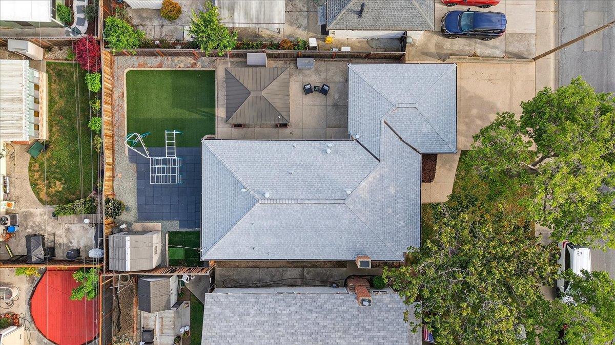 856 Linda Vista Street