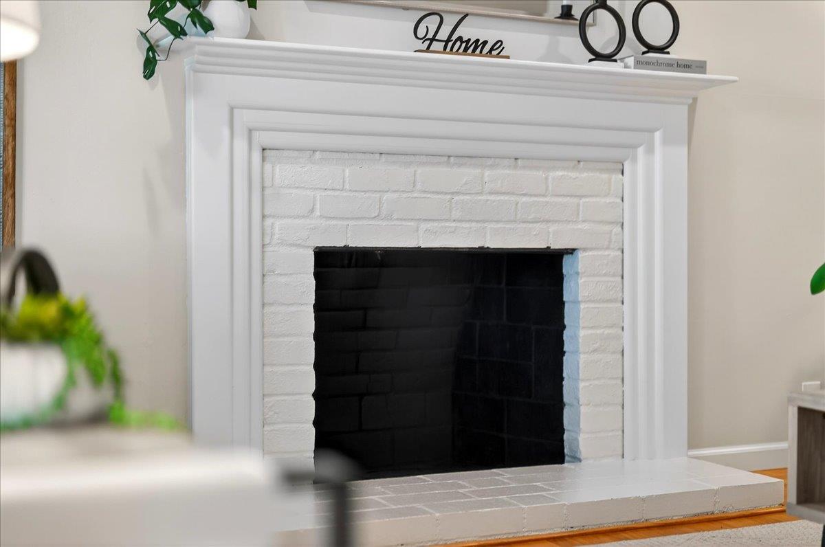 856 Linda Vista Street