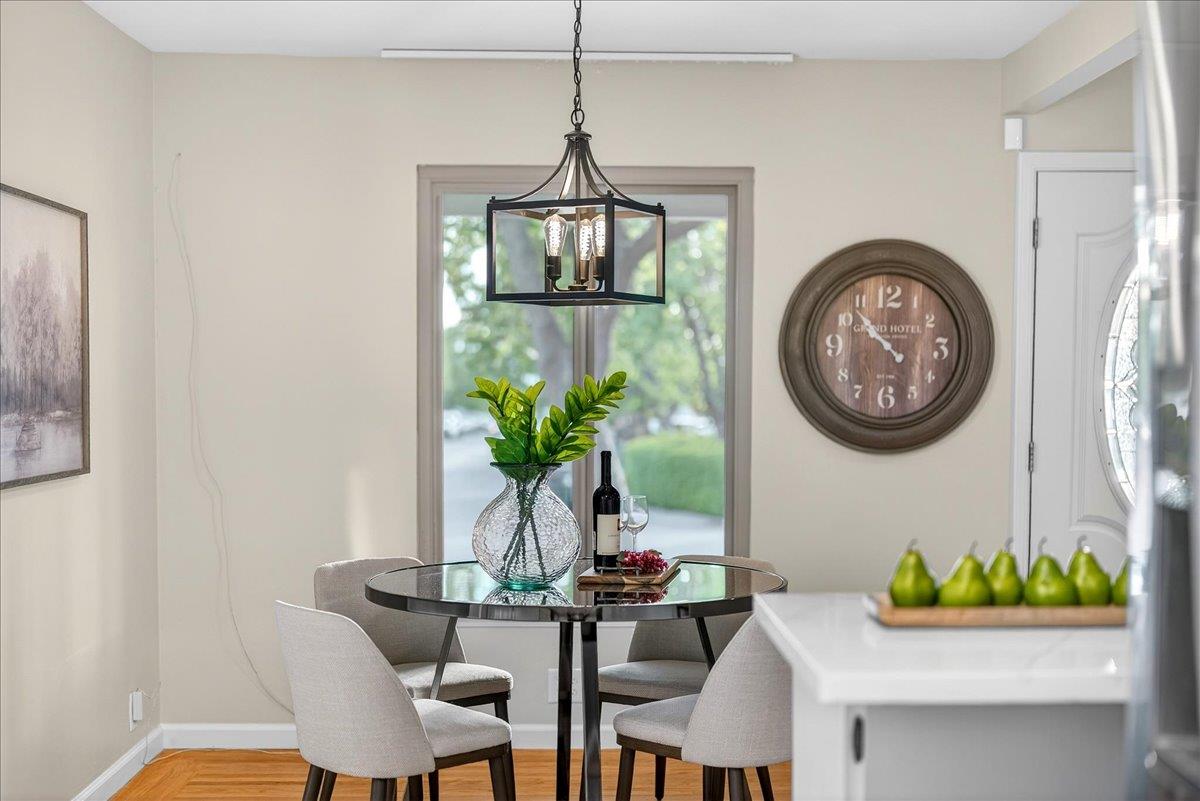 856 Linda Vista Street