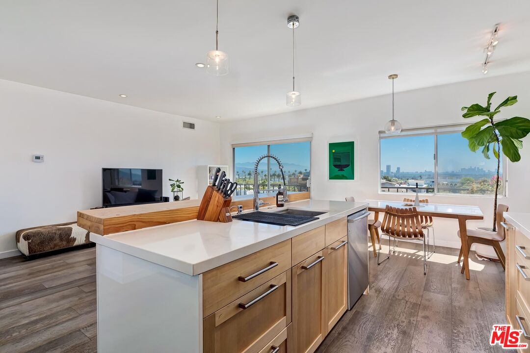 1115 S Elm Dr Unit: PH12