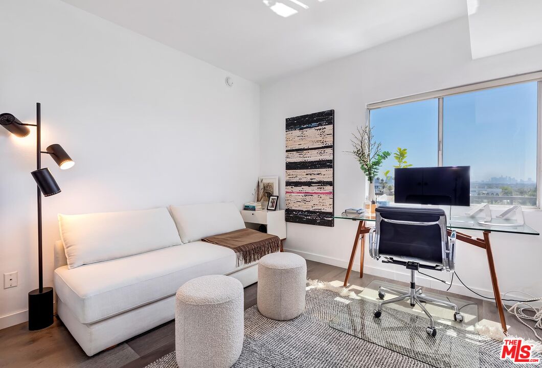 1115 S Elm Dr Unit: PH12