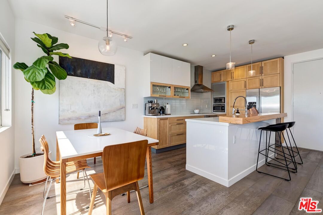 1115 S Elm Dr Unit: PH12