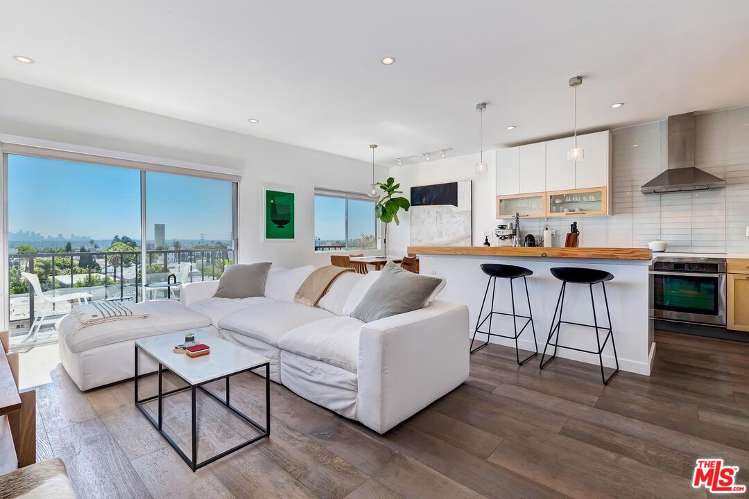 1115 S Elm Dr Unit: PH12