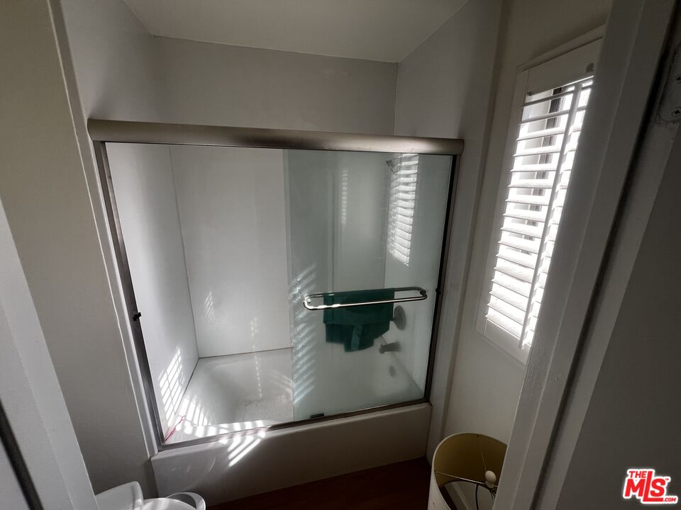 1044 20th St Unit: 11
