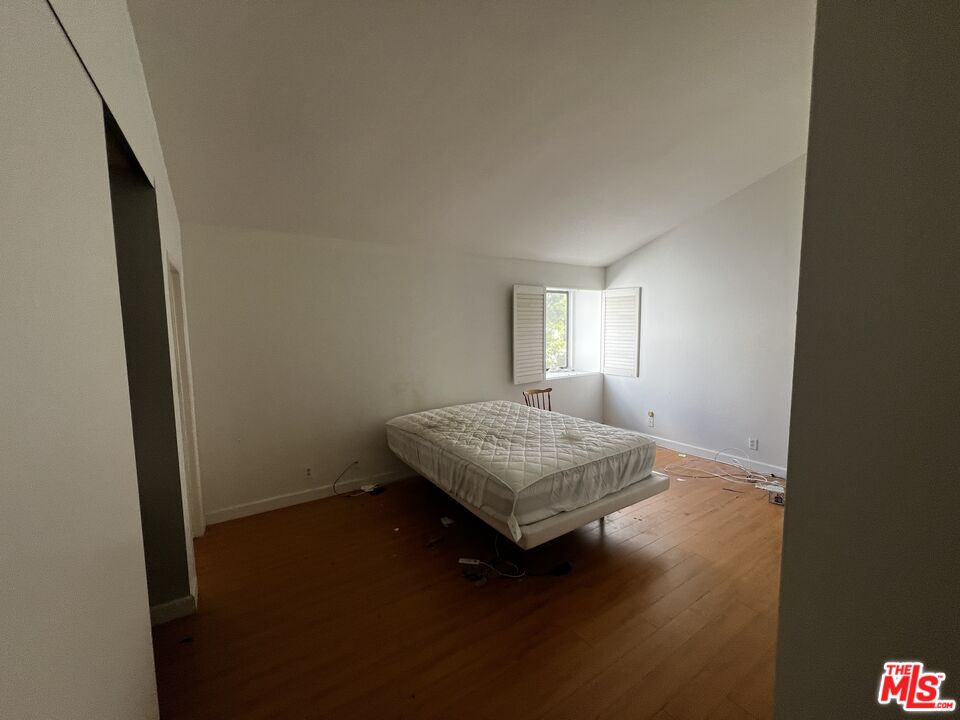1044 20th St Unit: 11