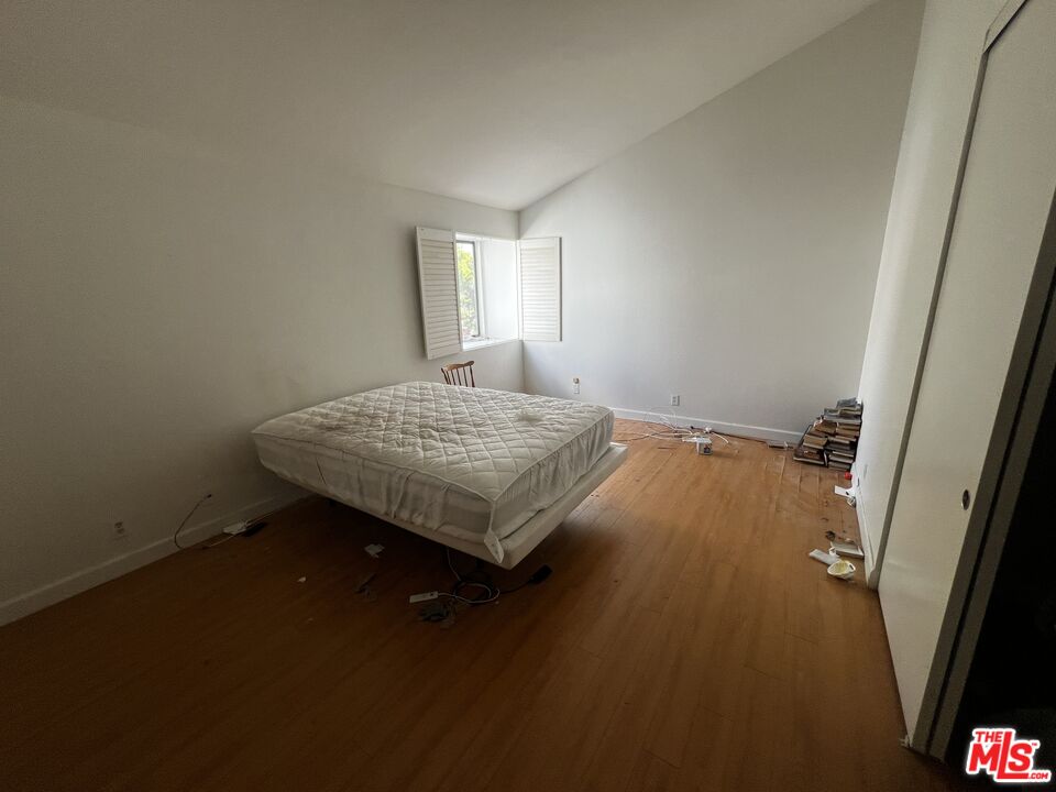 1044 20th St Unit: 11
