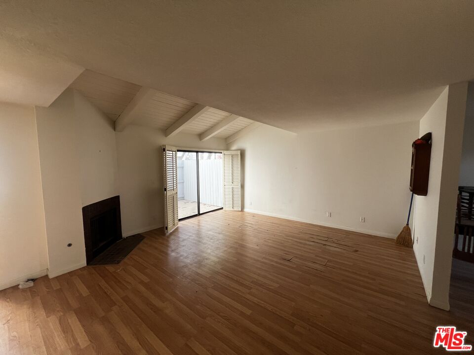 1044 20th St Unit: 11