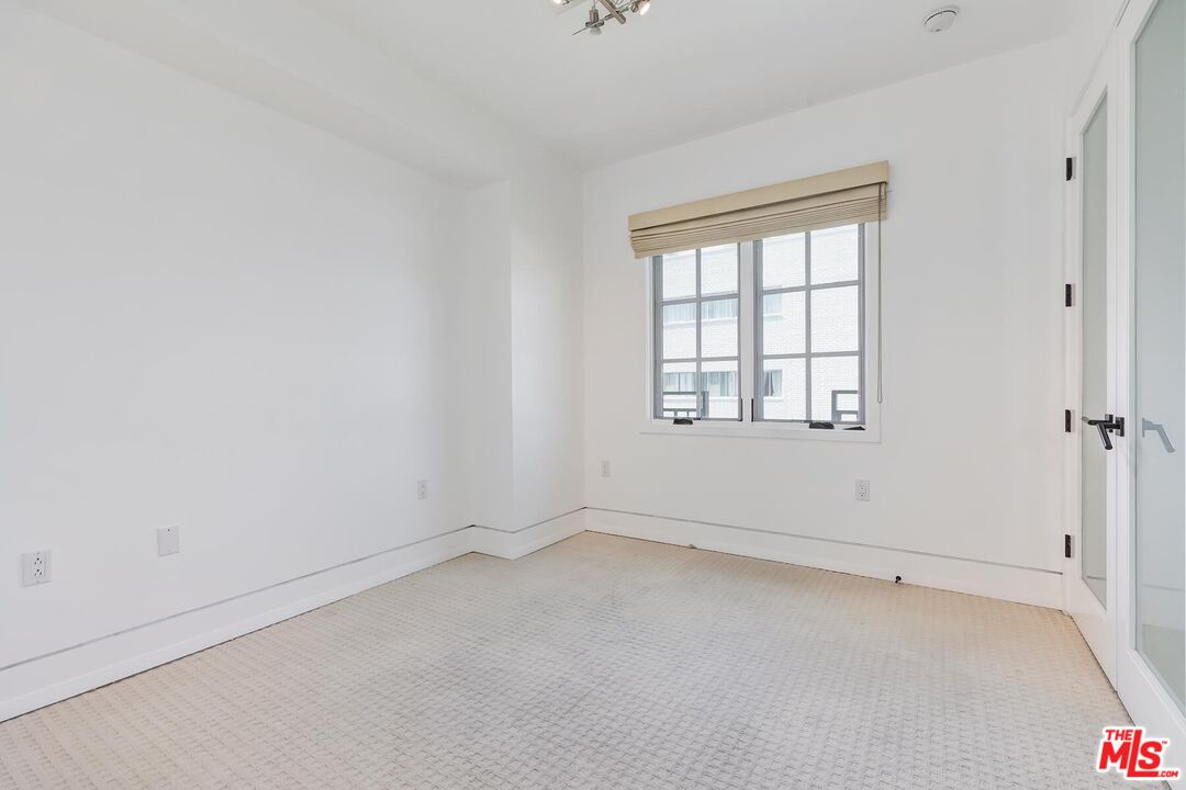 225 S Hamilton Dr Unit: 106