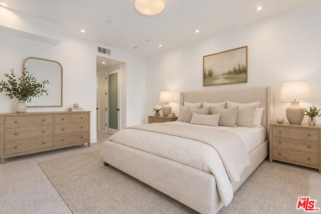 225 S Hamilton Dr Unit: 106