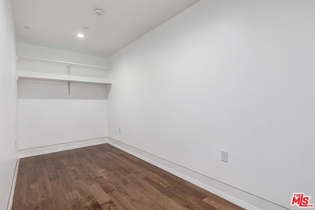 225 S Hamilton Dr Unit: 106