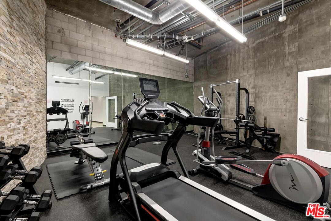 225 S Hamilton Dr Unit: 106