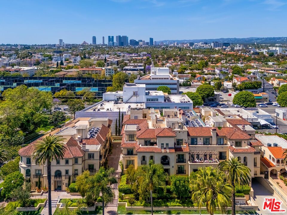 225 S Hamilton Dr Unit: 106