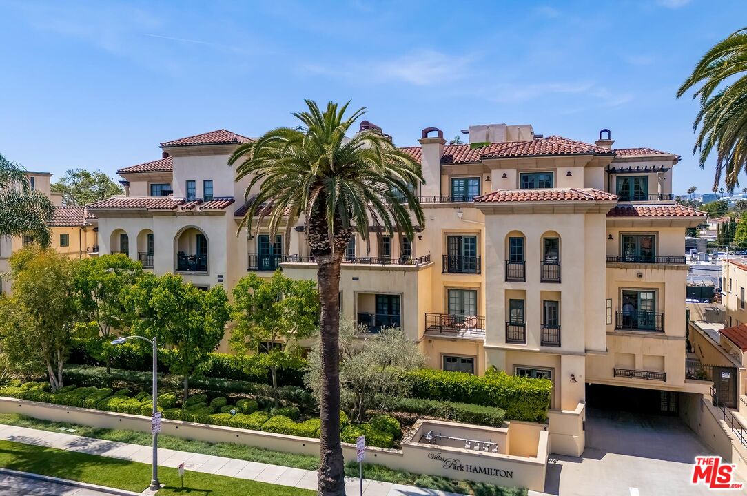 225 S Hamilton Dr Unit: 106