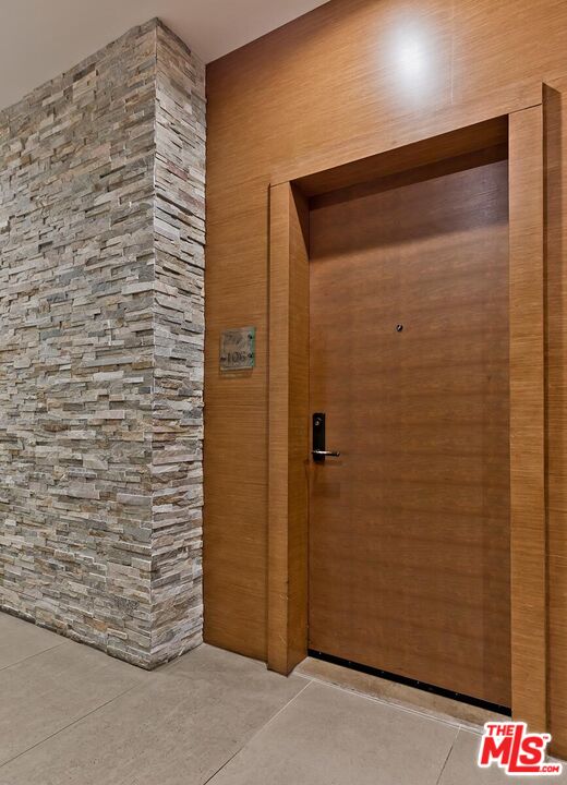 225 S Hamilton Dr Unit: 106