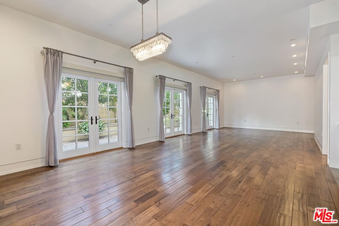 225 S Hamilton Dr Unit: 106