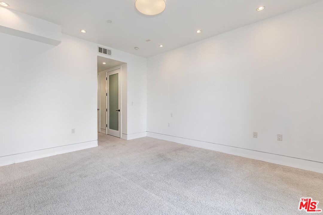 225 S Hamilton Dr Unit: 106