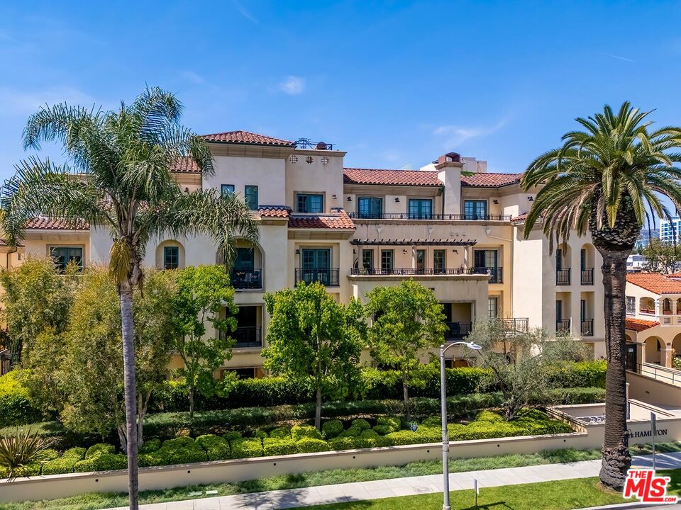 225 S Hamilton Dr Unit: 106