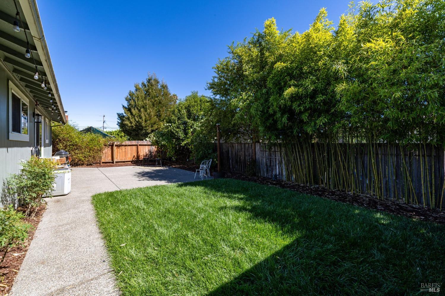 7482 Beverly Dr