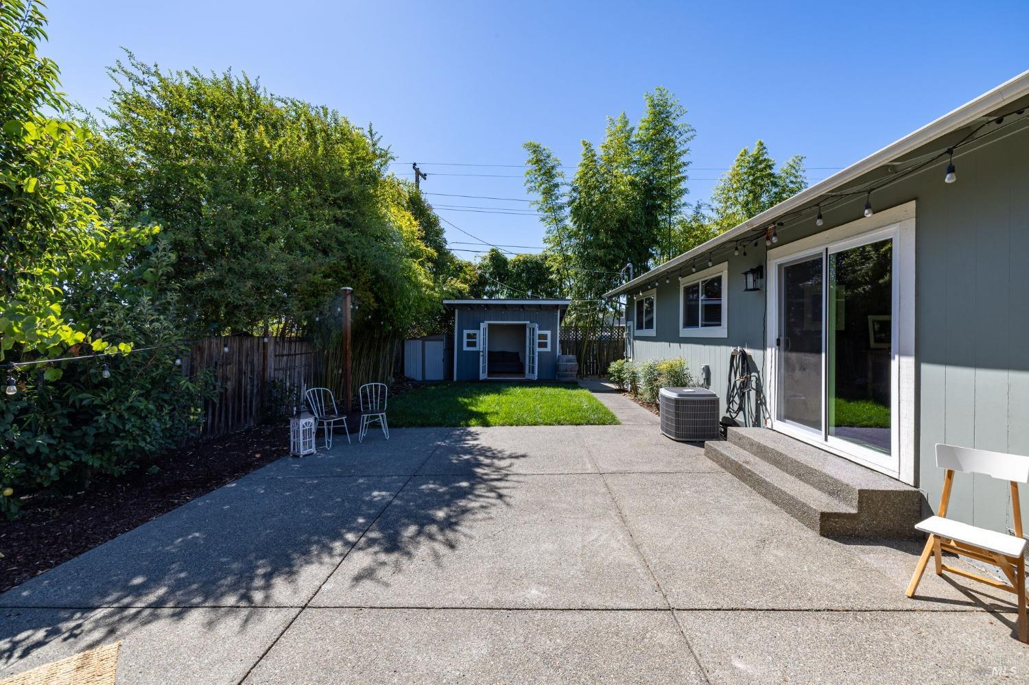 7482 Beverly Dr