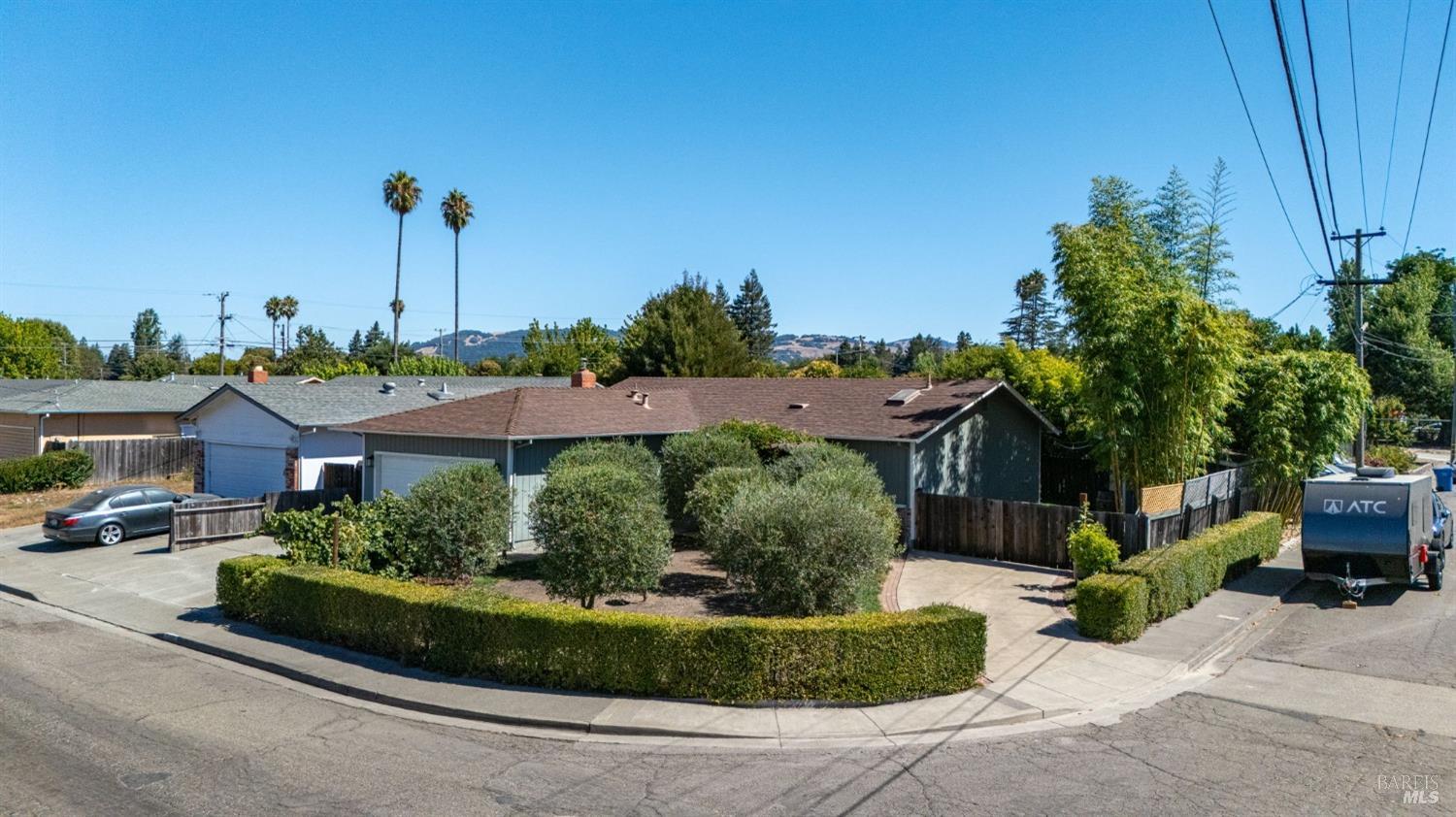 7482 Beverly Dr