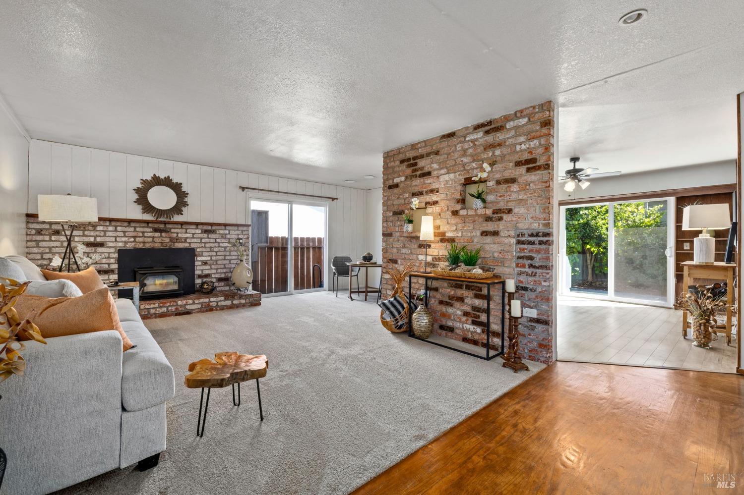 7482 Beverly Dr
