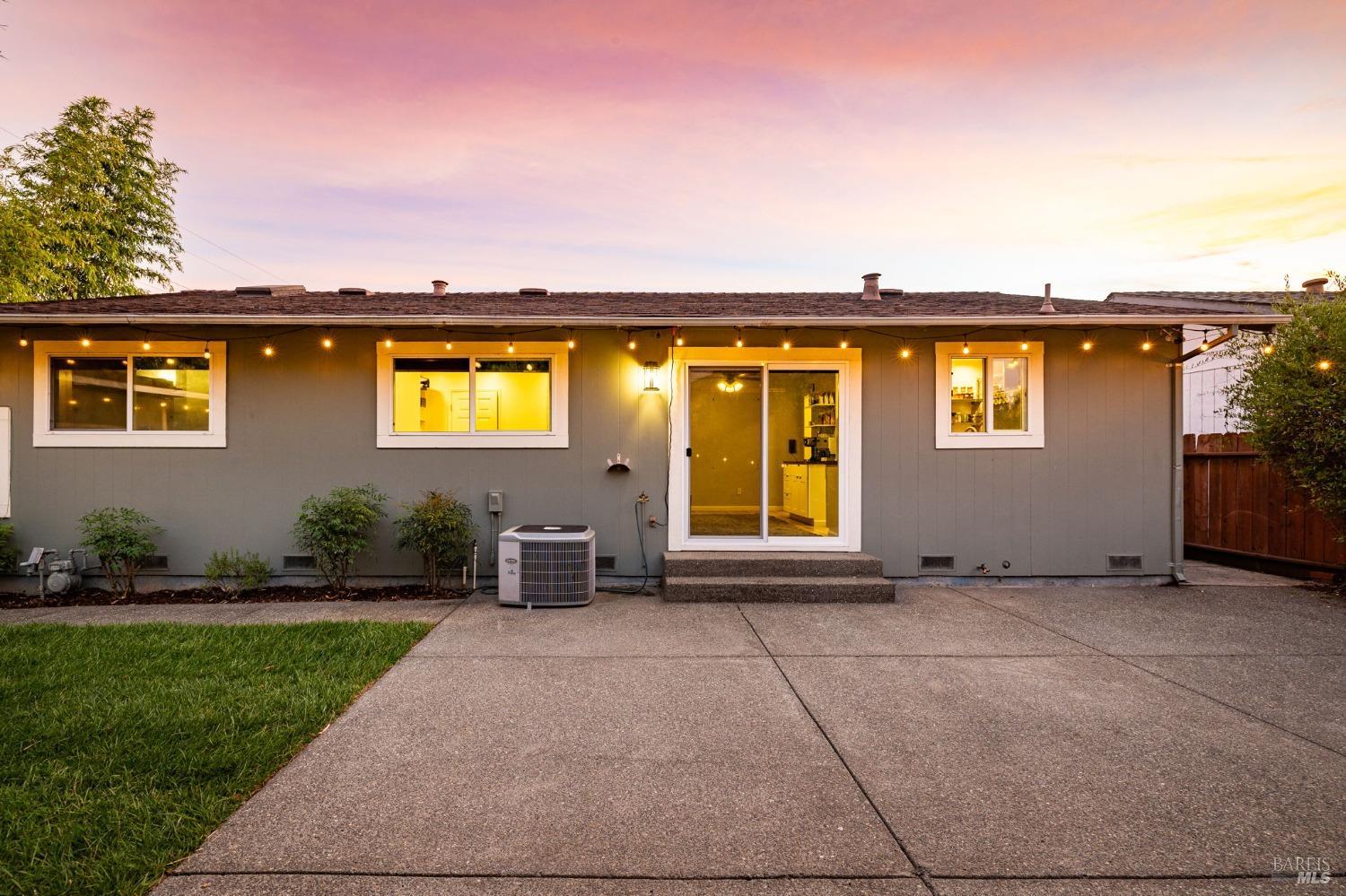 7482 Beverly Dr