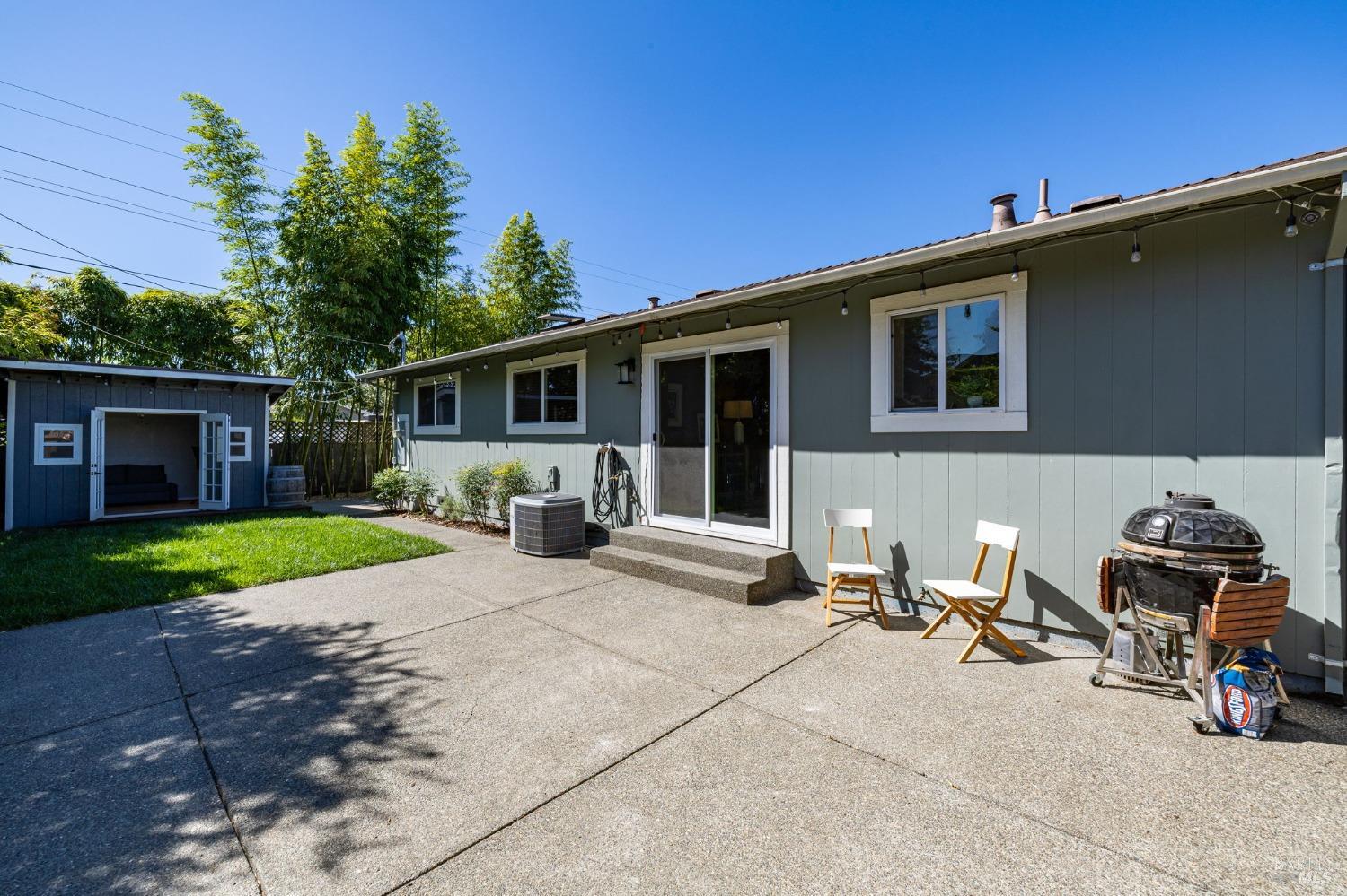 7482 Beverly Dr