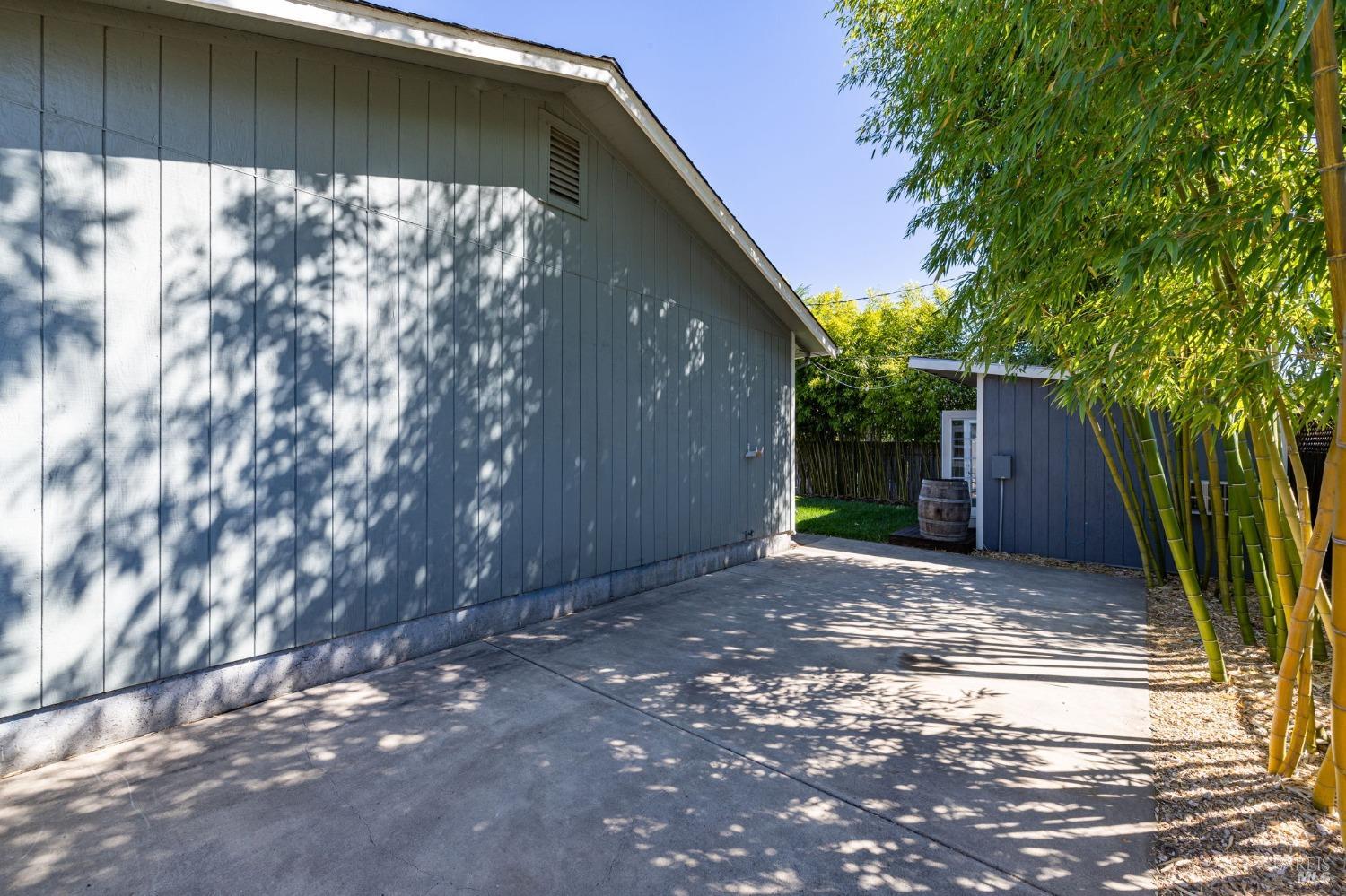 7482 Beverly Dr