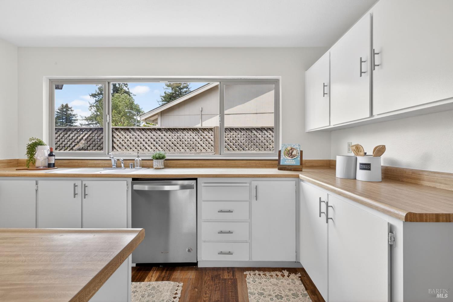 2331 Donna Maria Way