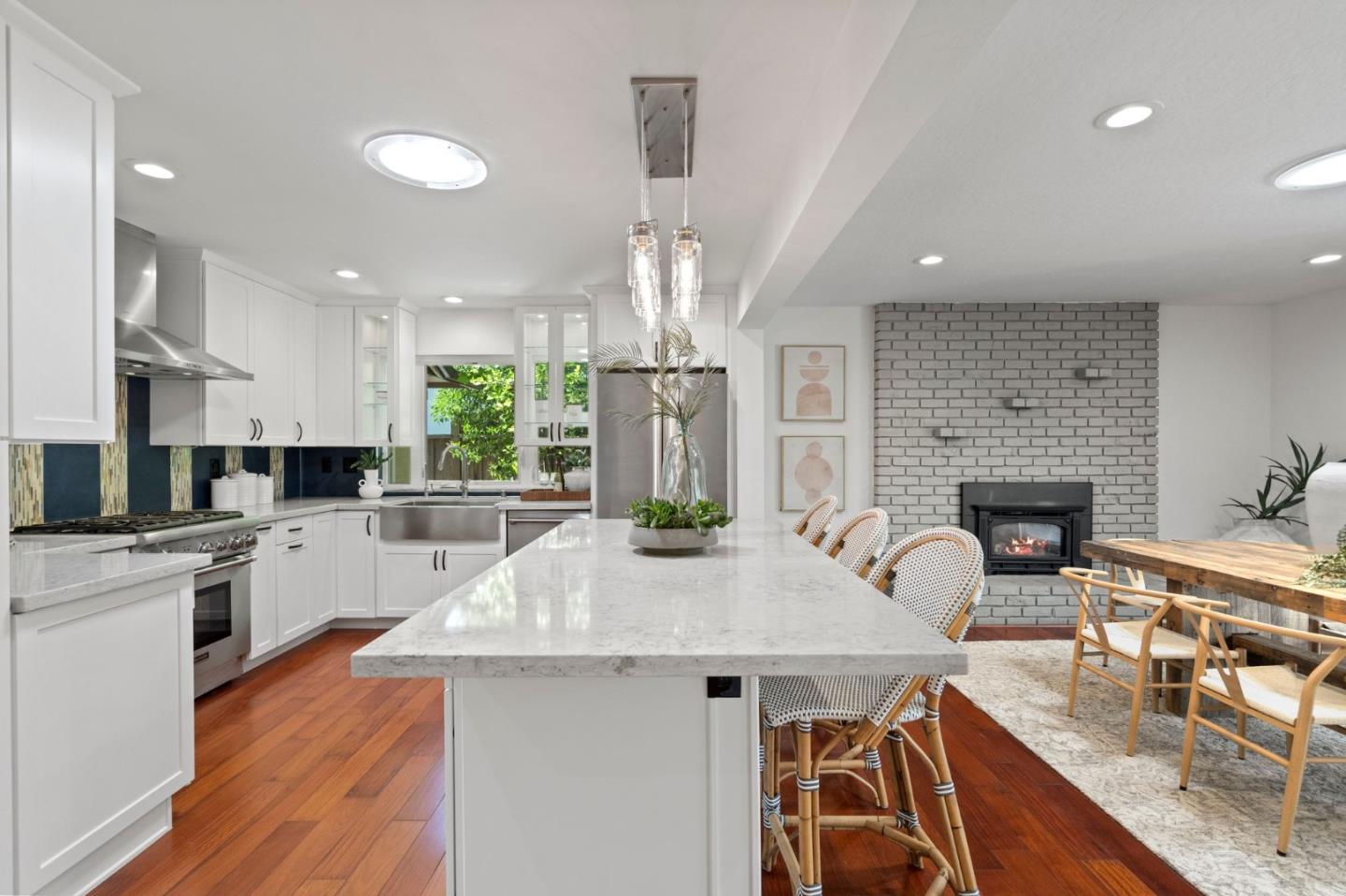 1193 Runnymede DR