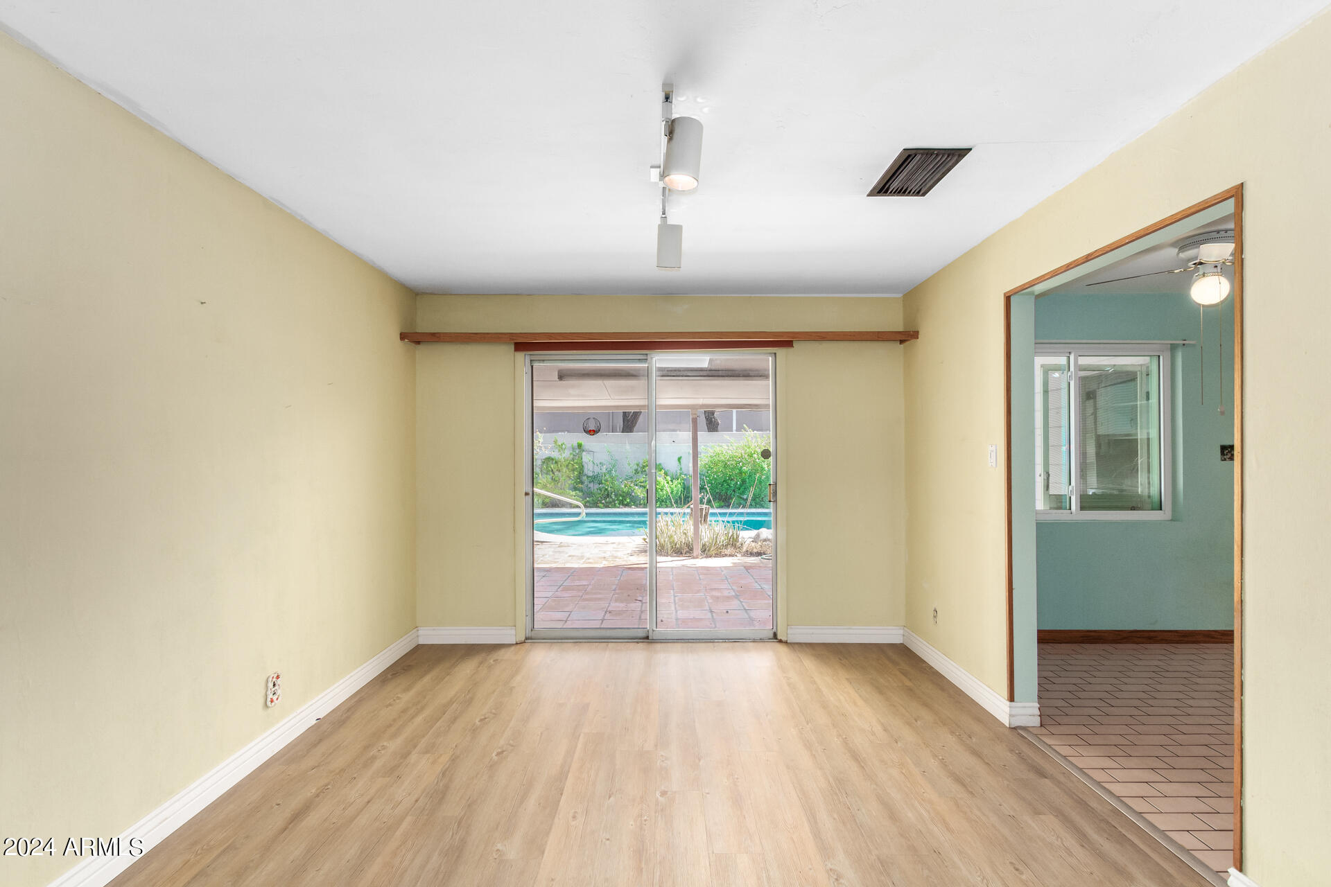 915 W 19TH Street